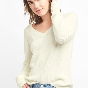V-Neck Pullover Sweater in Merino Wool-Blend